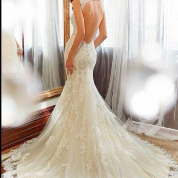 New wedding dress - Picture 2 of 4